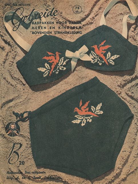 Foto van een patroon voor een tweedelig gebreid badpak uit Gebreide badpakken voor dames heren en kinderen B20 van A. en H. Bruil uitgevers Doetinchem, jaren '40.